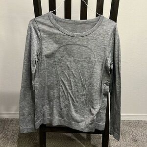 lululemon athletica Gray Long Sleeve Tee